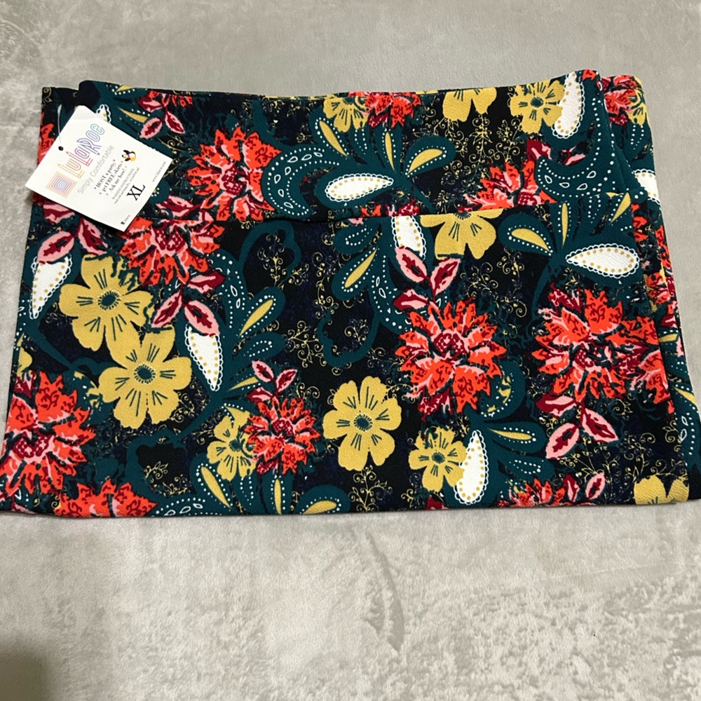 LuLaRoe Cassie skirt NWT
